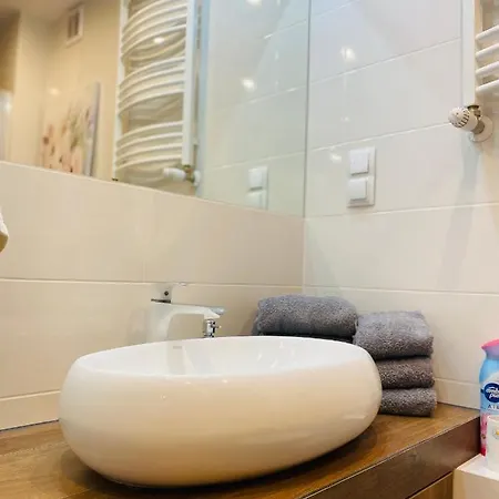 Apartament W Pieknej Lokalizacji-blisko Morza